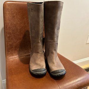 Sorel leather tall boots tan and grey size 8.5